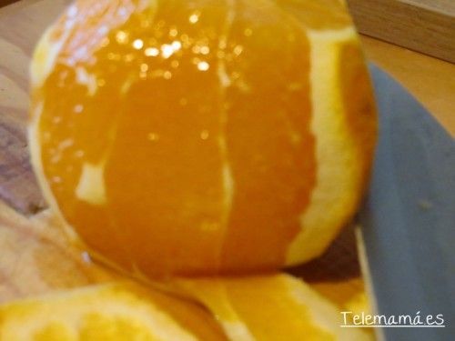 Pelamos la naranja.