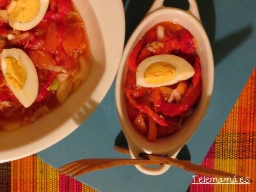 Ensalada de pimientos o asadillo de pimientos.