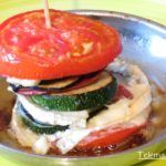 Milhojas de verduras y queso de cabra.