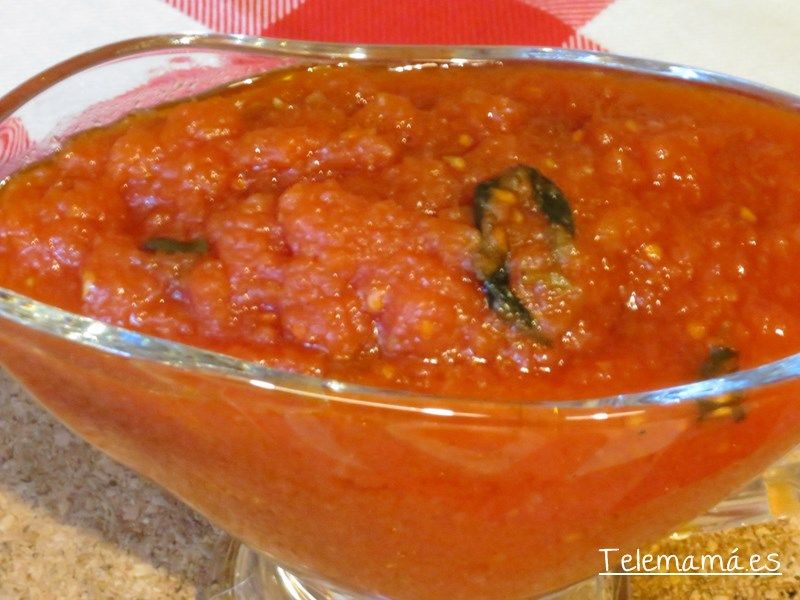 Salsa de tomate casera.