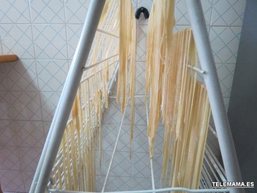 Secando la pasta.