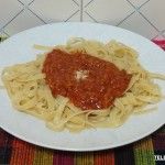Tallarines con tomate.