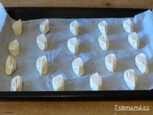 Las colocamos en la bandeja del horno.