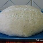 Masa de la pizza sin levadura.