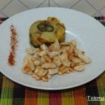 Riquísima pechuga de pollo salteadas con almendras y patatas panaderas.