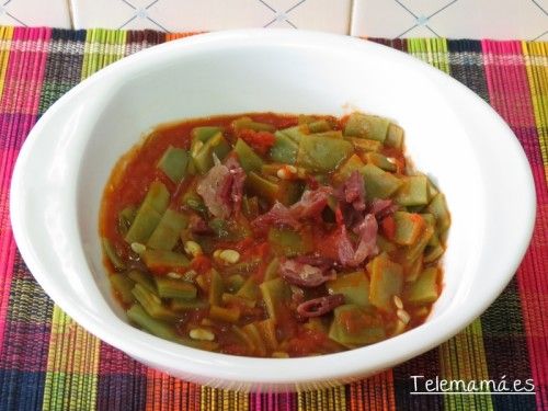 Judias verdes con jamón y tomate.