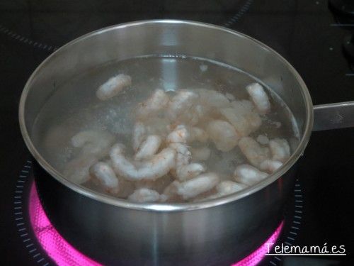 Cociendo las gambas.