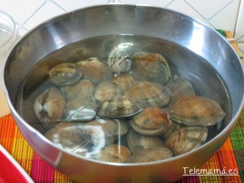 Lavando con agua y sal.