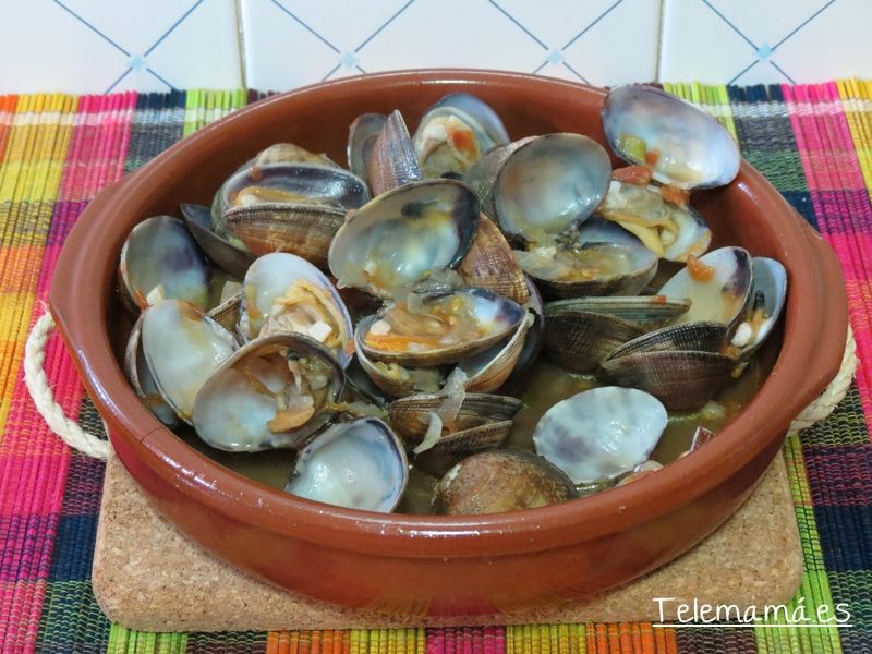 Almejas en salsa.
