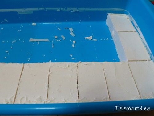 Cortamos con una puntilla o molde.
