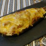 Berenjenas rellenas de carne picada con tomate.