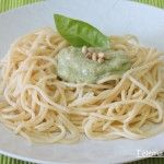 Espaguetis con salsa pesto.