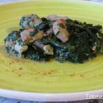 Revuelto de espinacas con gambas.