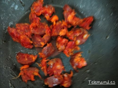Sofreímos el chorizo aparte.