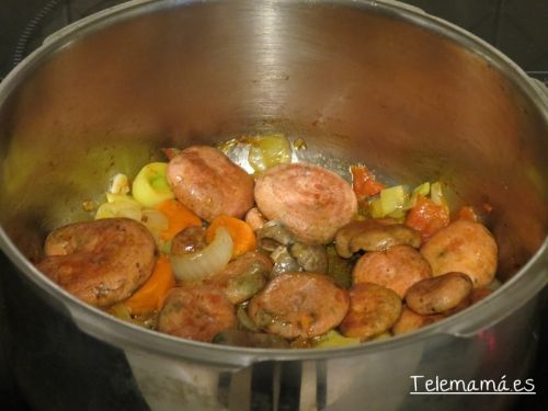 Preparando el guiso.