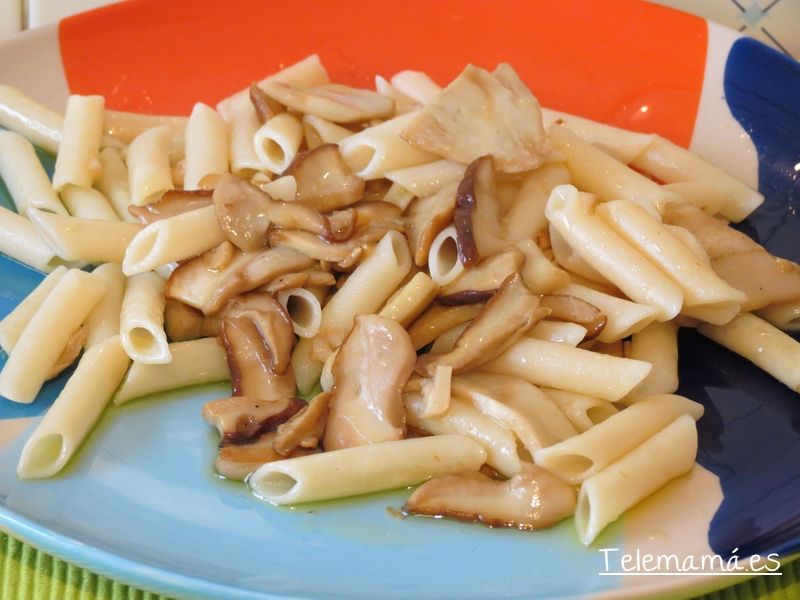 Macarrones con boletus.