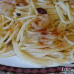 Espaguetis con gambas.