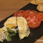 Pastel de espárragos, calabacín y corazones de alcachofa.