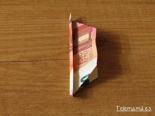 Comenzamos con pequeños dobleces.