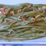 Judías verdes con refrito de ajo y un toque de pimentón picante.