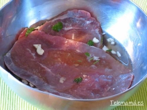 Maceramos los filetes con antelación.