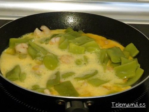 Añadimos los huevos.