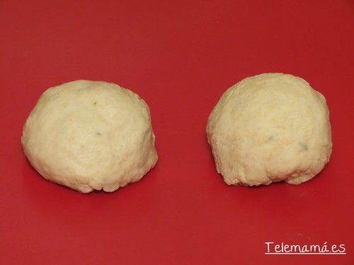 Cerramos y hacemos los panecitos.