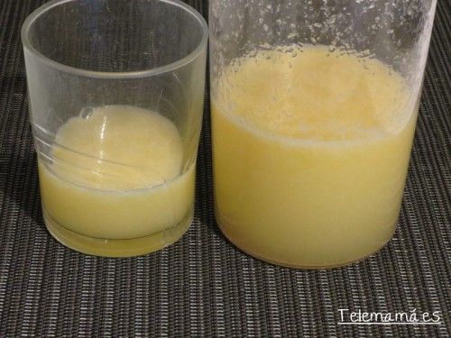 Separamos en un vaso un poco para añadir al hielo.