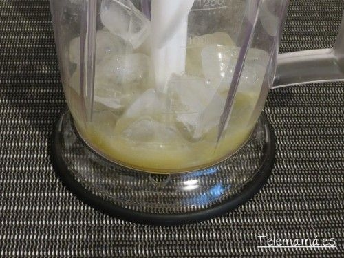No lo intentéis en la batidora sino tenéis las cuchillas para picar hielo.