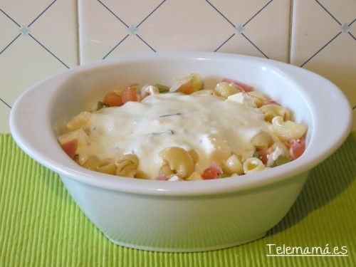 Añadimos la salsa de yogur.