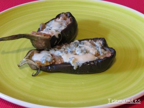 Berenjenas rellenas en el lékué.