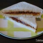 Sándwich de crema de cacahuete y mermelada.