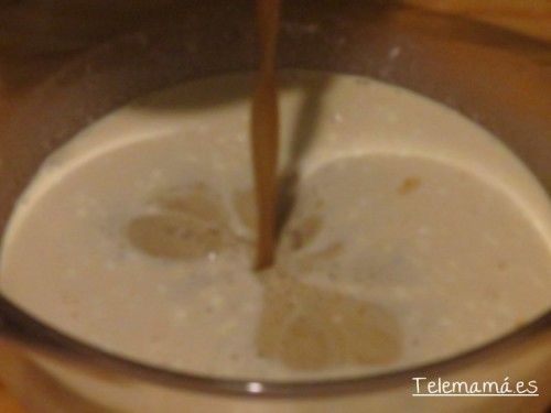 Añadimos la cerveza y mantequilla fundida.