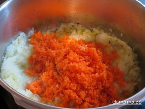 La incorporamos al sofrito.