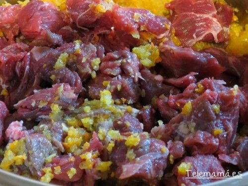 Echamos la ternera a la olla.
