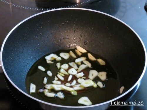 Aparte hacemos un sofrito.