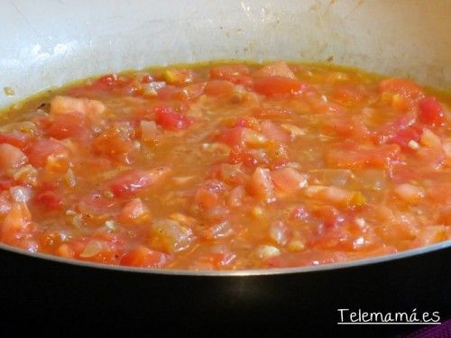Se va haciendo el tomate.