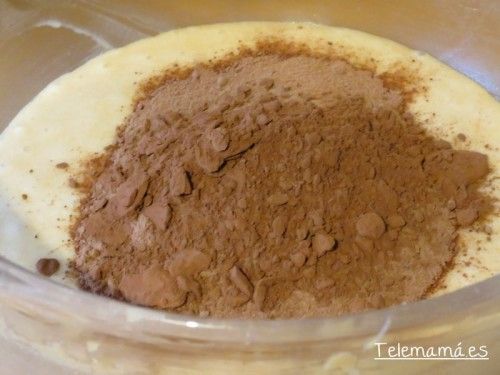 Añadimos cacao.