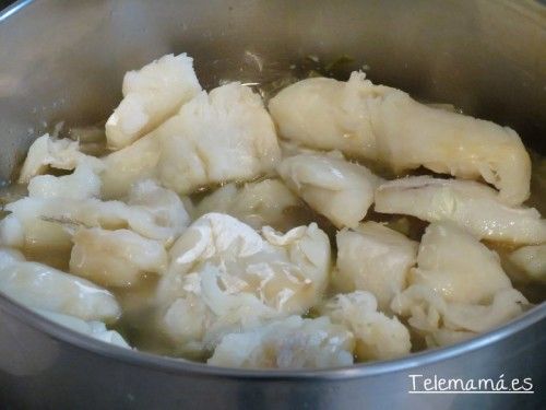 Incorporamos el bacalao.