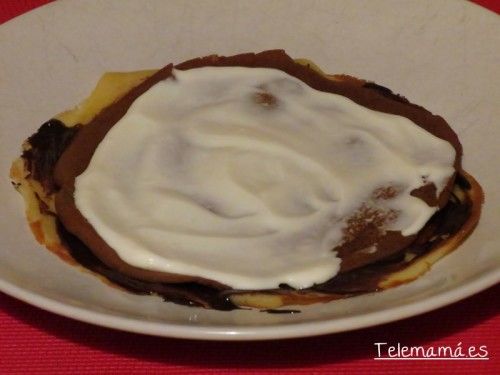 Cubrimos con el frosting de queso.