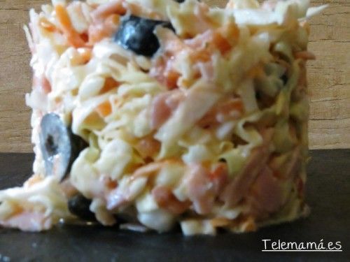 Ensalada de col o repollo.