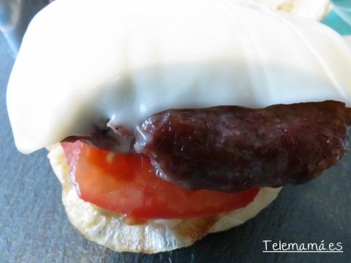 Montamos la hamburguesa.
