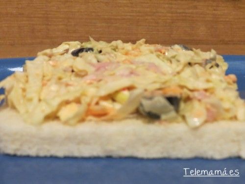 Primero la ensalada de col.
