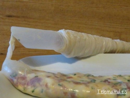 Comenzamos a rellenar la tripa.