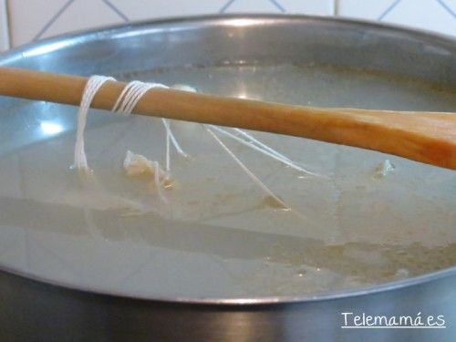 Vamos cociendo y pinchando la tripa.
