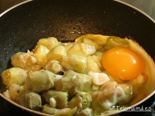 Vamos añadiendo el huevo o huevos.
