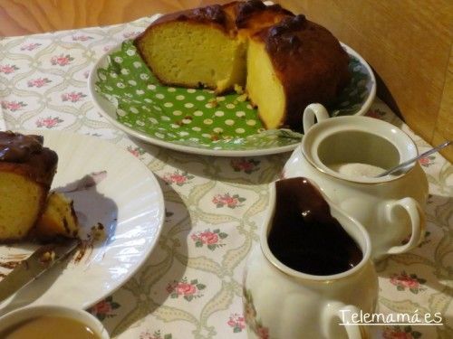 Merendando.