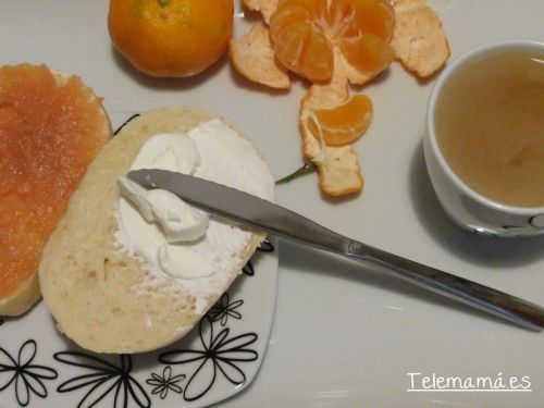 Disfrutando de un desayuno delicioso.