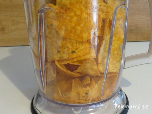 Echamos los doritos al vaso de la batidora.