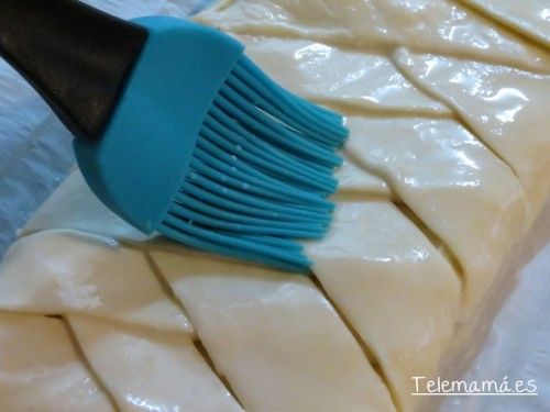 Damos brillo con leche o huevo.